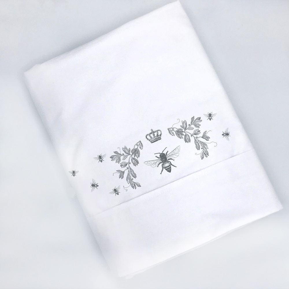 SET SÁBANAS TUYO PRINT ABEJA REINA 2 PLAZAS 200 HILOS ALGODÓN BLANCO ESTAMPADO - 3
