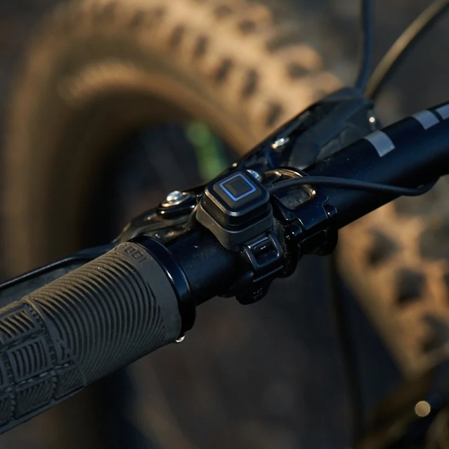 LUZ DELANTERA KNOG PARA BICICLETA1800L CON BATERIA10,000MAH - 6