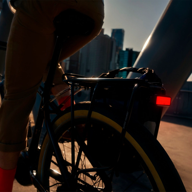 LUZ TRASERA DE BICICLETA KNOG CON MONTAJE PARA LA PARRILLA. - 6