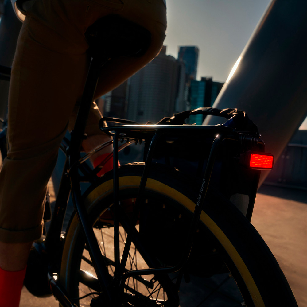 LUZ TRASERA DE BICICLETA KNOG CON MONTAJE PARA LA PARRILLA. - 6