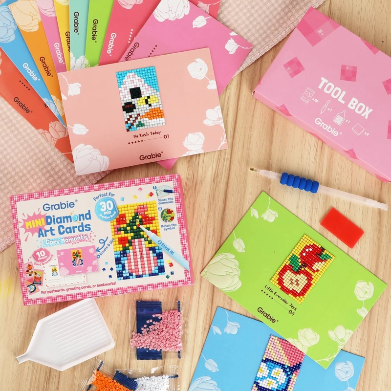 GRABIE KIT DE PINTURA CON DIAMANTES 10 DISEÑOS COZY MOMENTS - 5