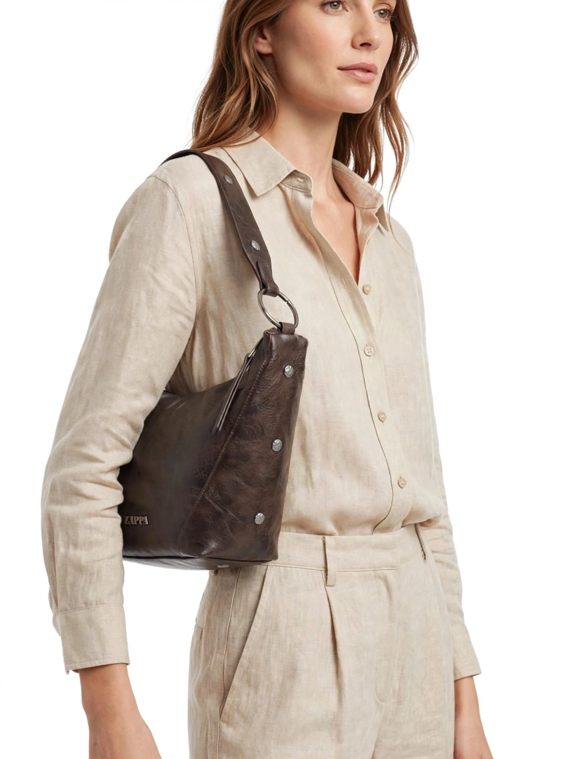 CARTERA TOTE CON TACHAS ZAPPA - ZAM117X | MARRON OSCURO - 1