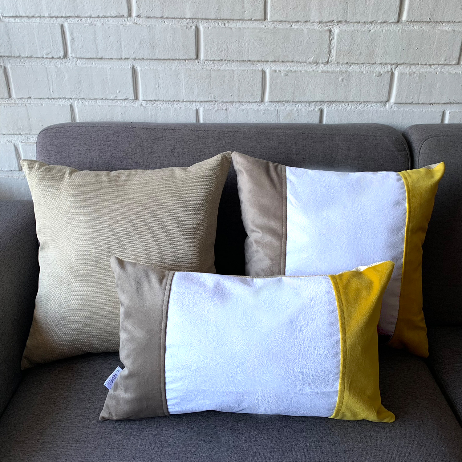 COJÍN ELIZABETH PEPER DECORATIVO ECOCUERO BLANCO BEIGE RELLENO 60 X 60 CM AMARILLO - 2