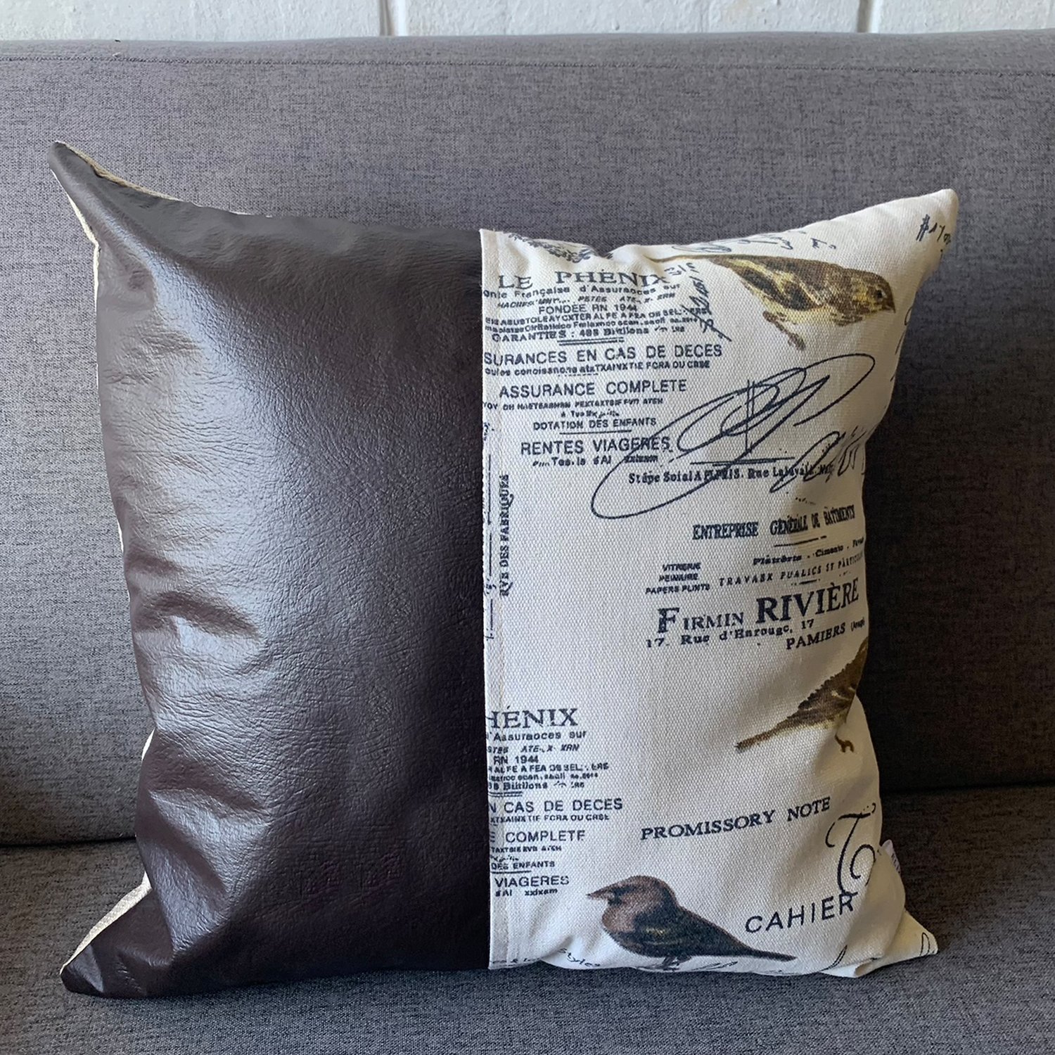 COJÍN ELIZABETH PEPER DECORATIVO ECOCUERO AVES RELLENO 60 X 60 CM CAFÉ - 3