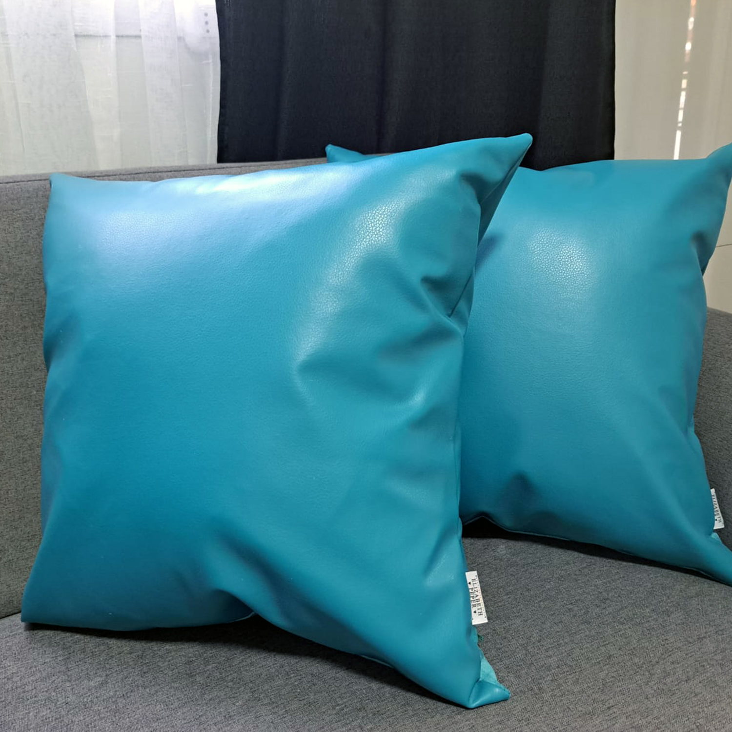 COJÍN ELIZABETH PEPER DECORATIVO ECOCUERO RELLENO 45 X 45 CM TURQUESA - 2