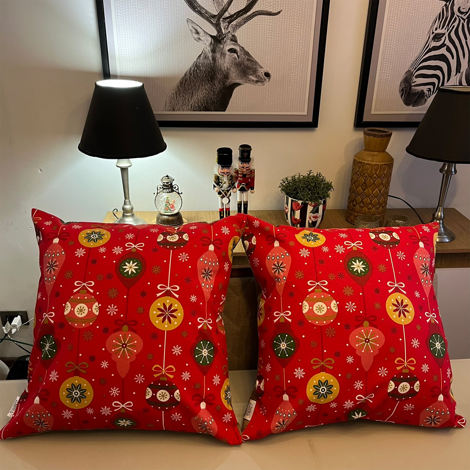 FUNDA COJIN DECORATIVO DISEÑO FESTIVO ROJO 60X60 - 3