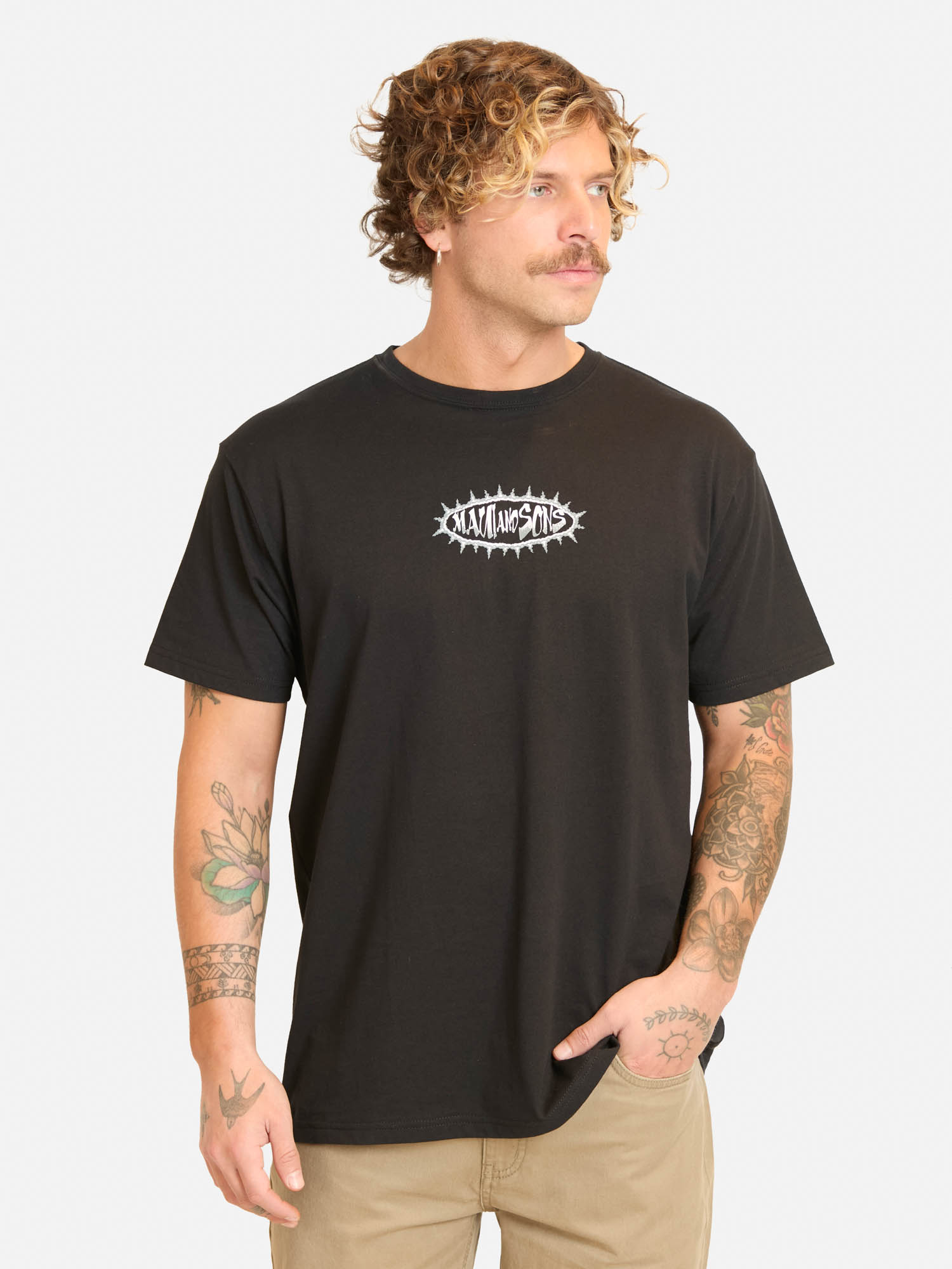 POLERA MC BOKOV EN COLOR NEGRO HOMBRE MAUI AND SONS - 1