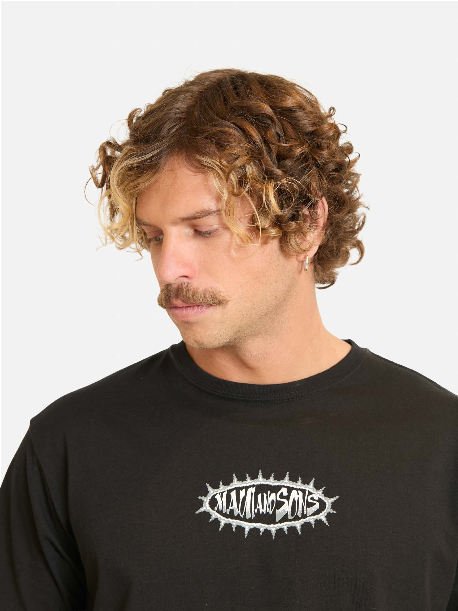 POLERA MC BOKOV EN COLOR NEGRO HOMBRE MAUI AND SONS - 3