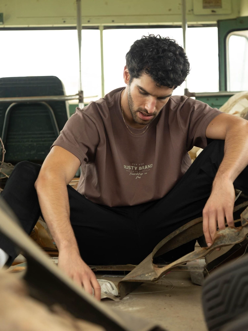 POLERA MC RUSTY WSC CAFE  HOMBRE RUSTY - 3