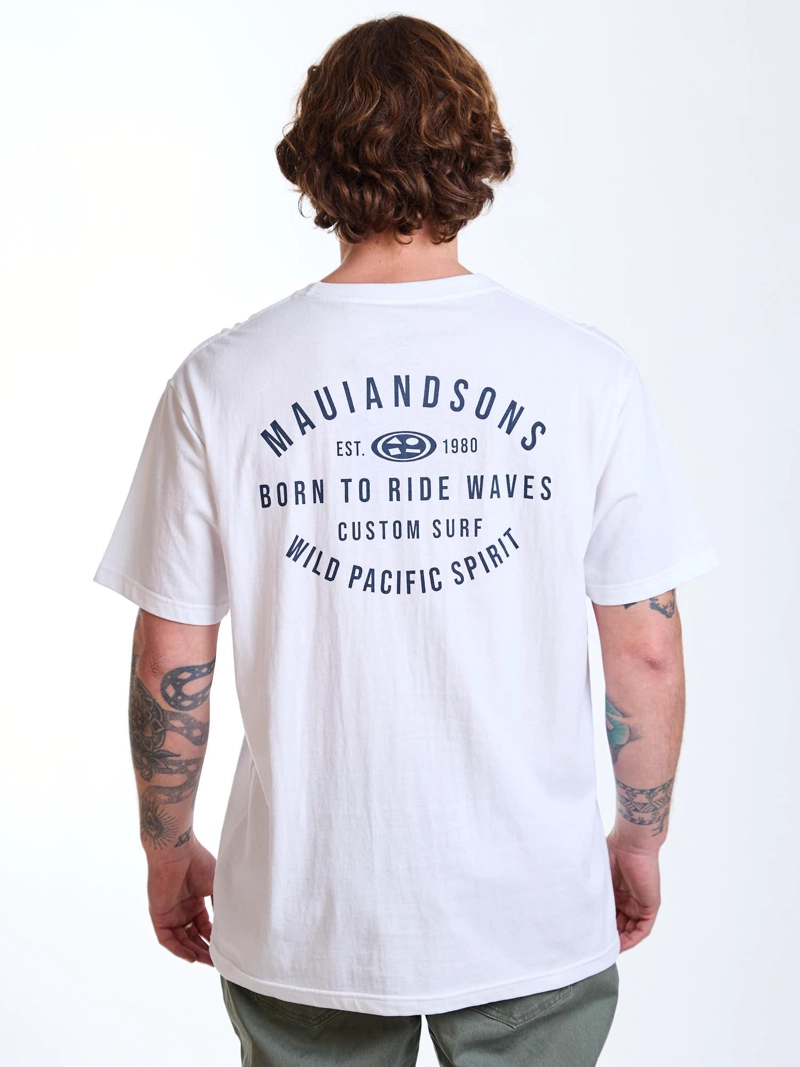 POLERA MC BADGE BLANCO HOMBRE MAUI AND SONS - 2