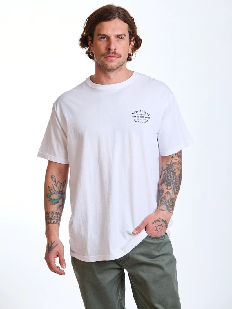 POLERA MC BADGE BLANCO HOMBRE MAUI AND SONS - 7