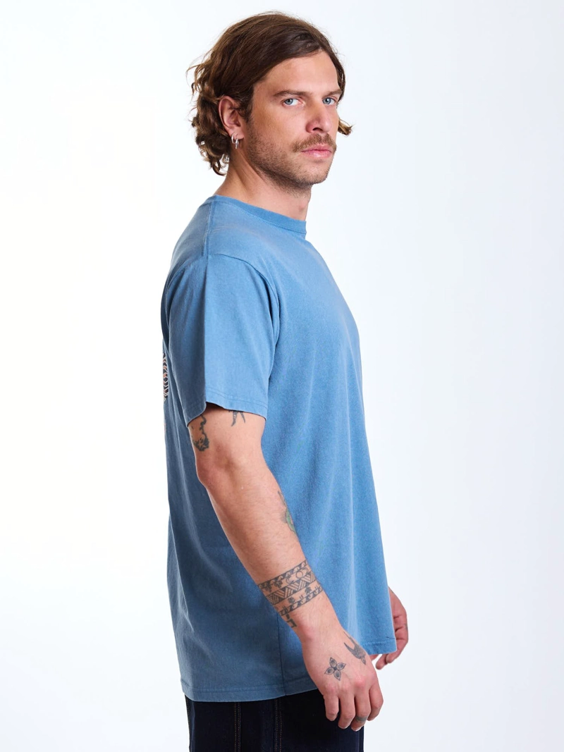 POLERA MC SUN CELESTE HOMBRE MAUI AND SONS - 3