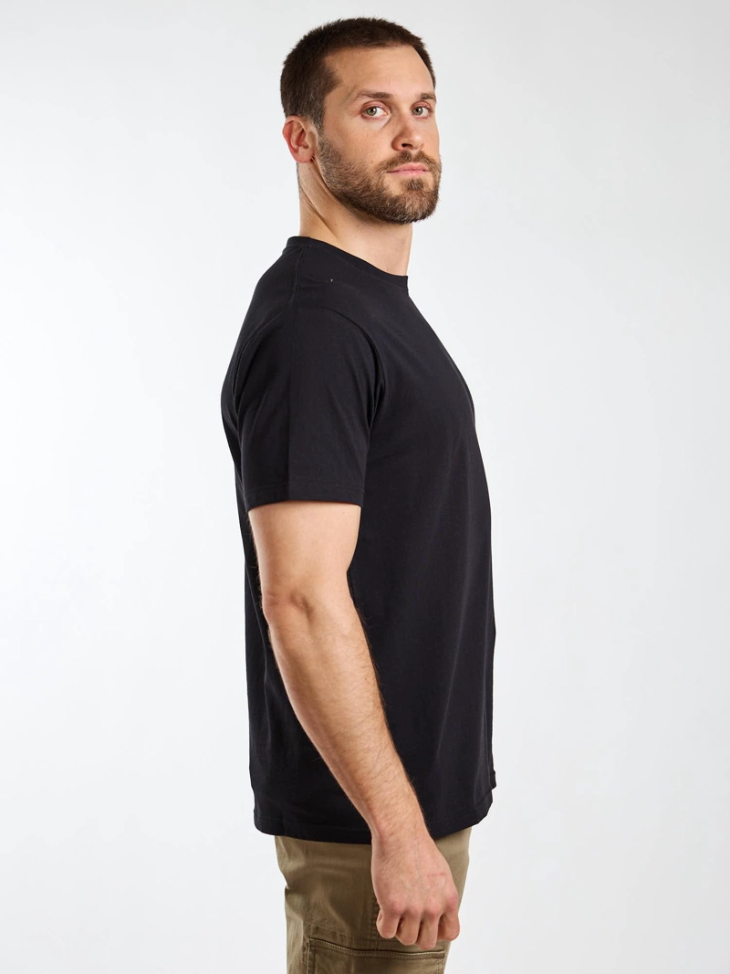 POLERA MC BADGE NEGRO HOMBRE MAUI AND SONS - 3