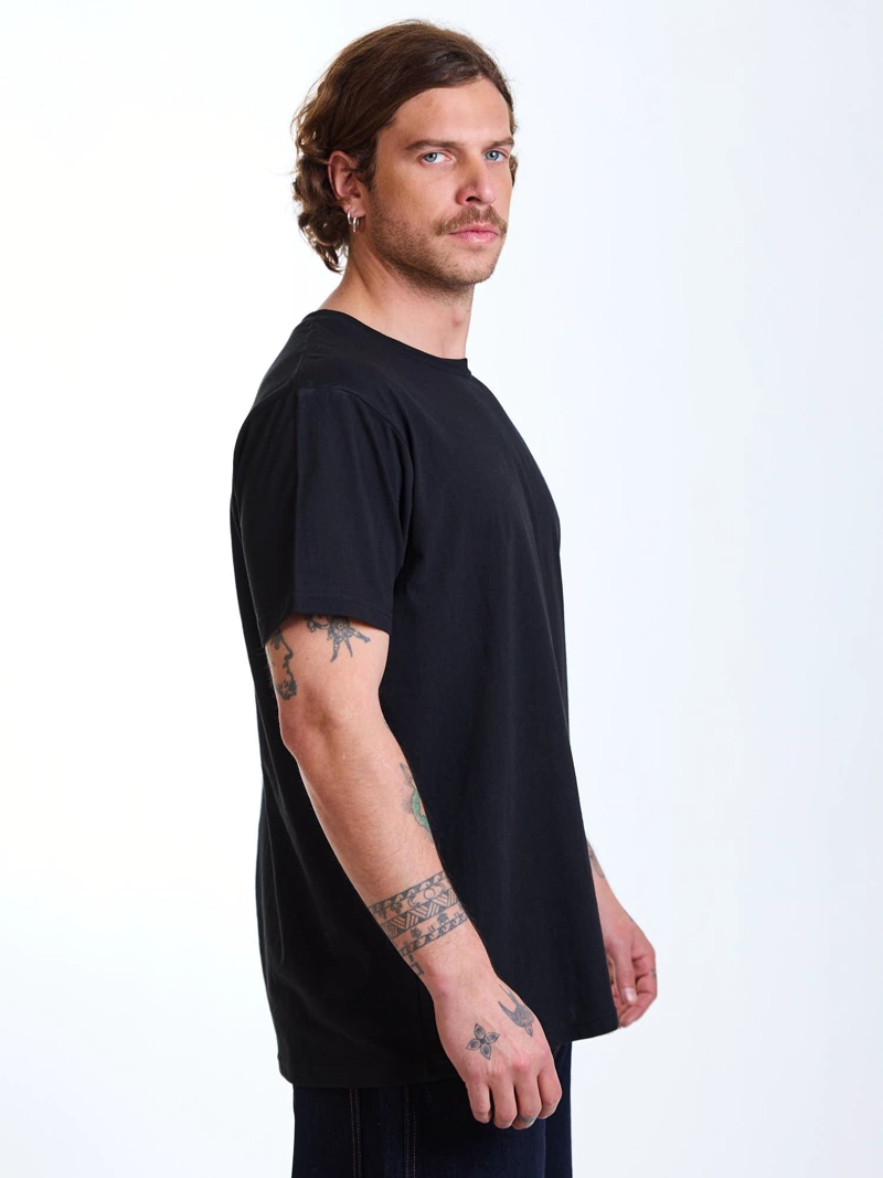 POLERA MC PACIFIC NEGRO HOMBRE MAUI AND SONS - 3