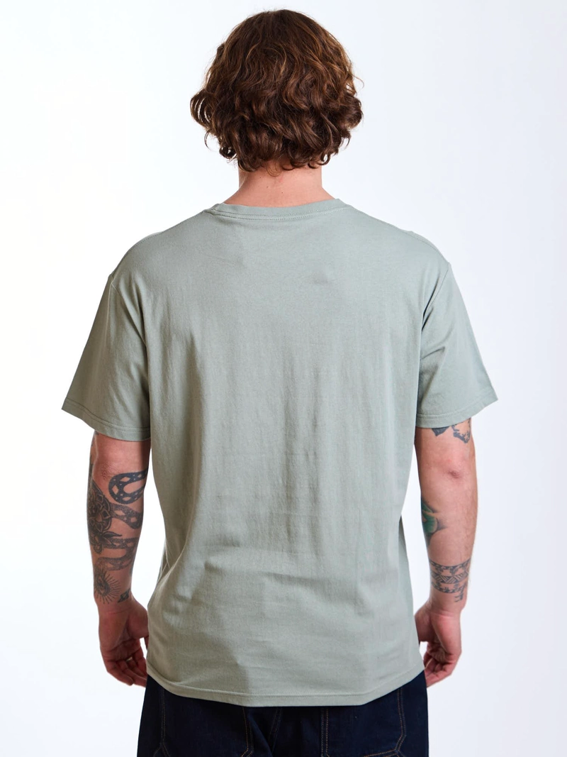 POLERA MC NOMAND VERDE HOMBRE MAUI AND SONS - 2