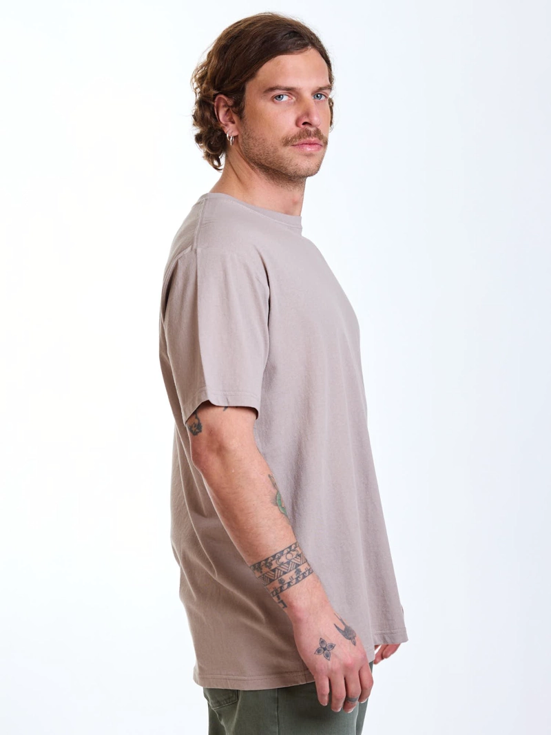 POLERA MC VENICE BEIGE HOMBRE MAUI AND SONS - 3