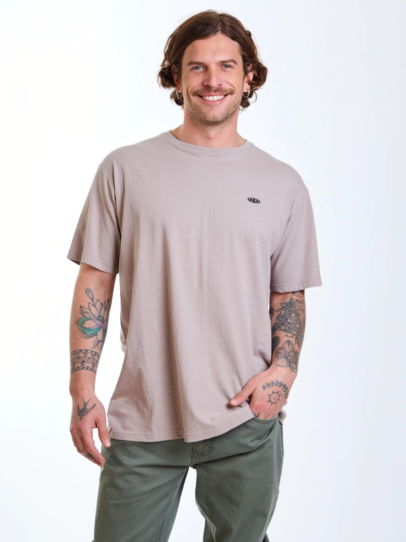 POLERA MC VENICE BEIGE HOMBRE MAUI AND SONS - 6