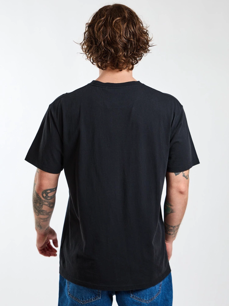 POLERA MC RETRO FADE NEGRO HOMBRE MAUI AND SONS - 2