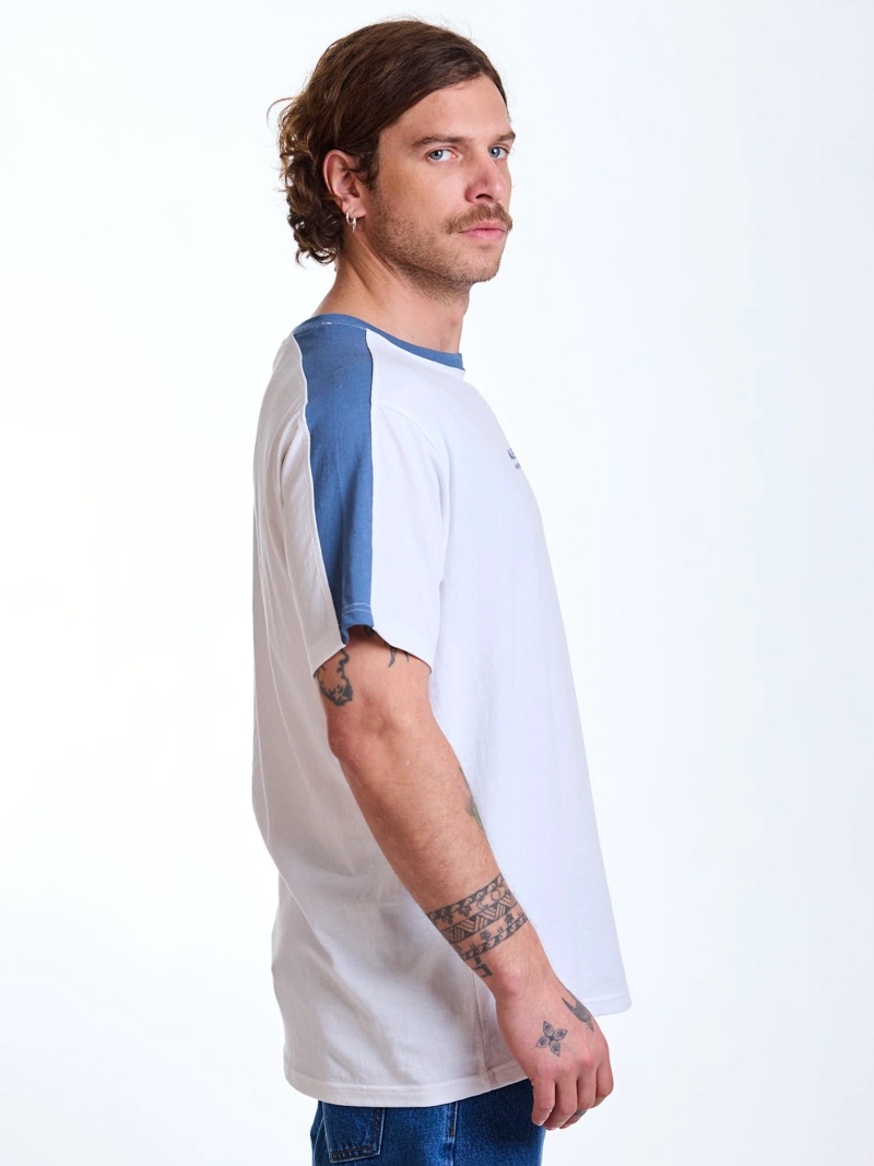 POLERA MC SALTY BLANCO HOMBRE MAUI AND SONS - 3