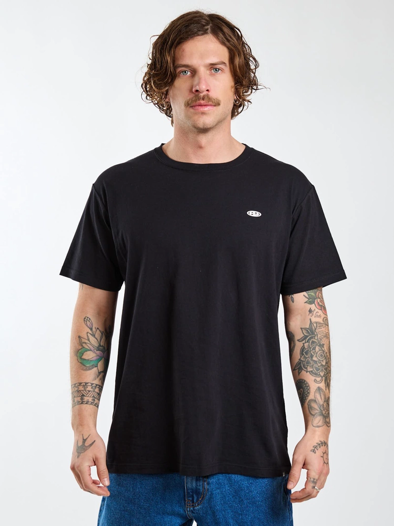 POLERA MC VENICE NEGRO HOMBRE MAUI AND SONS - 1