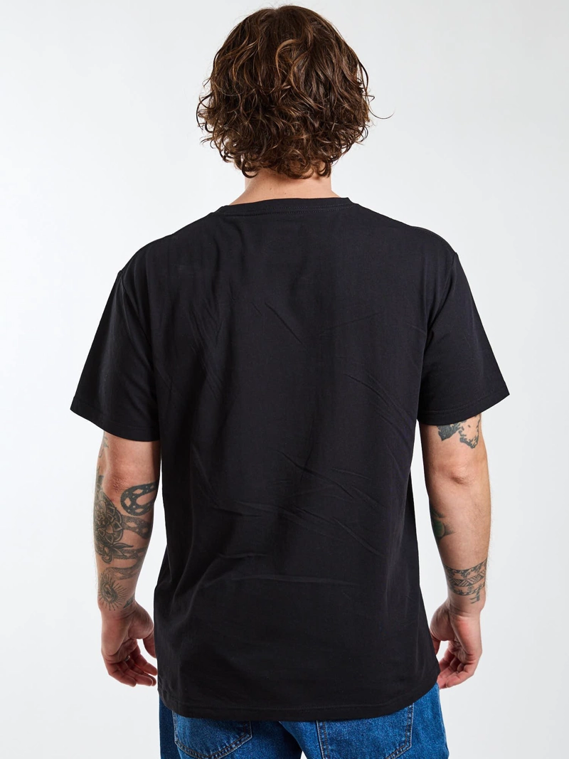 POLERA MC VENICE NEGRO HOMBRE MAUI AND SONS - 2