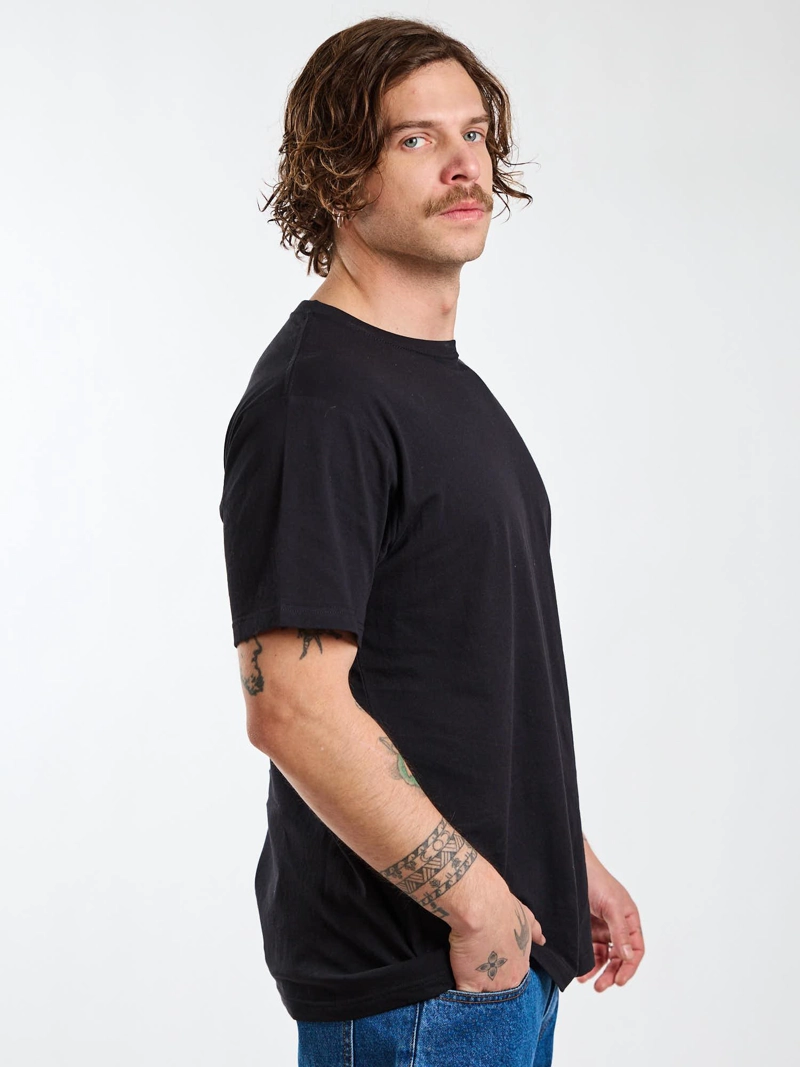 POLERA MC VENICE NEGRO HOMBRE MAUI AND SONS - 3