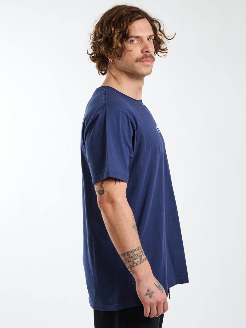 POLERA MC VIBES AZUL HOMBRE MAUI AND SONS - 3