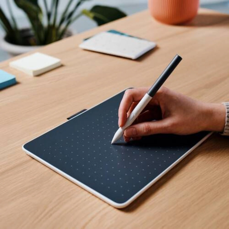TABLET DIGITALIZADORA WACOM ONE MEDIUM USB-C Y BLUETOOTH - 5