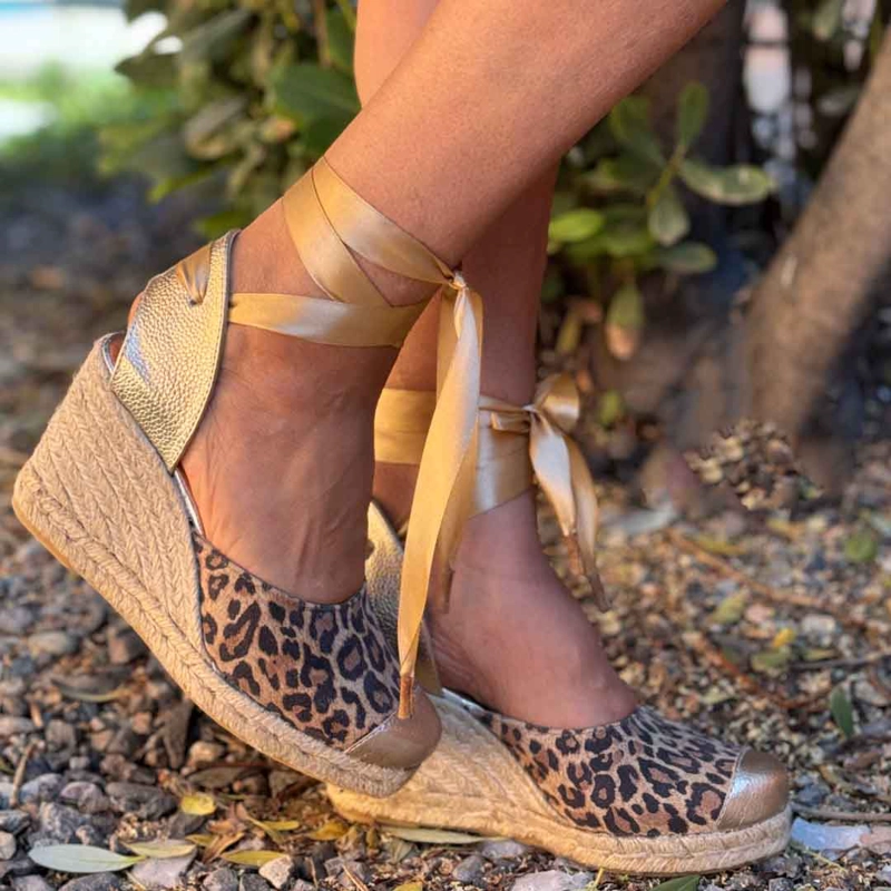 SANDALIA FLORA ANIMAL PRINT DORADO EXOTICA - 1