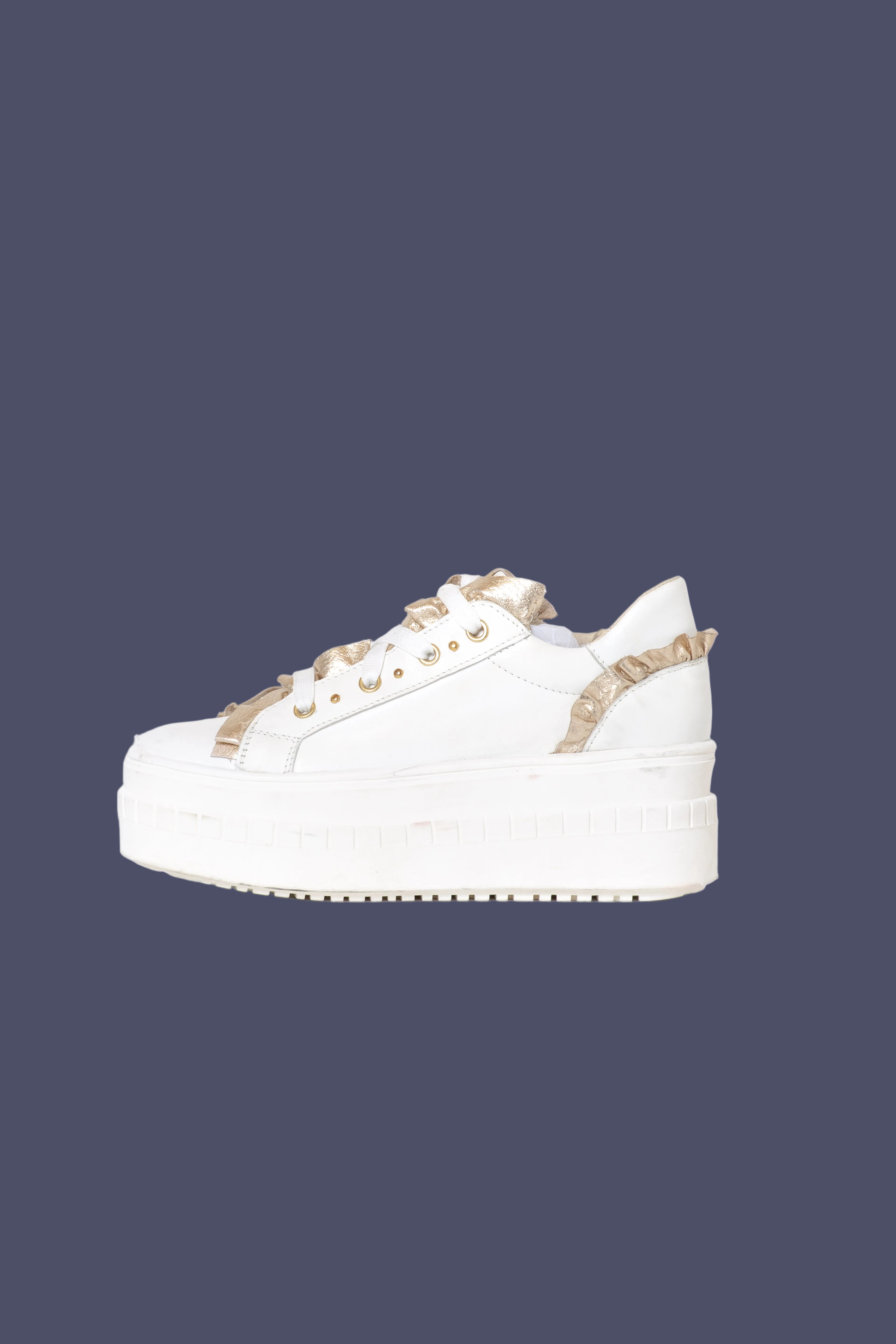 ZAPATILLA CAMY BLANCO DORADO EXOTICA - 2