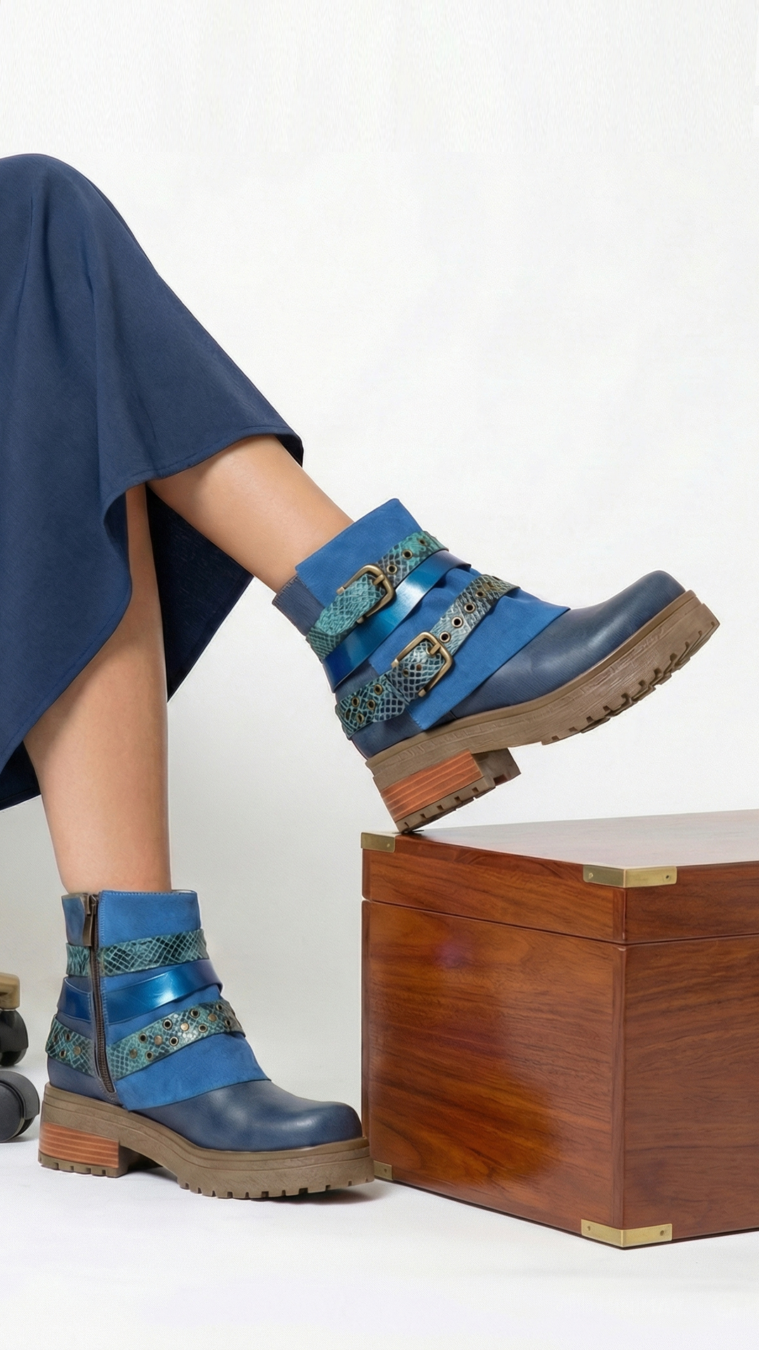 BOTIN KIKI AZUL EXOTICA - 1