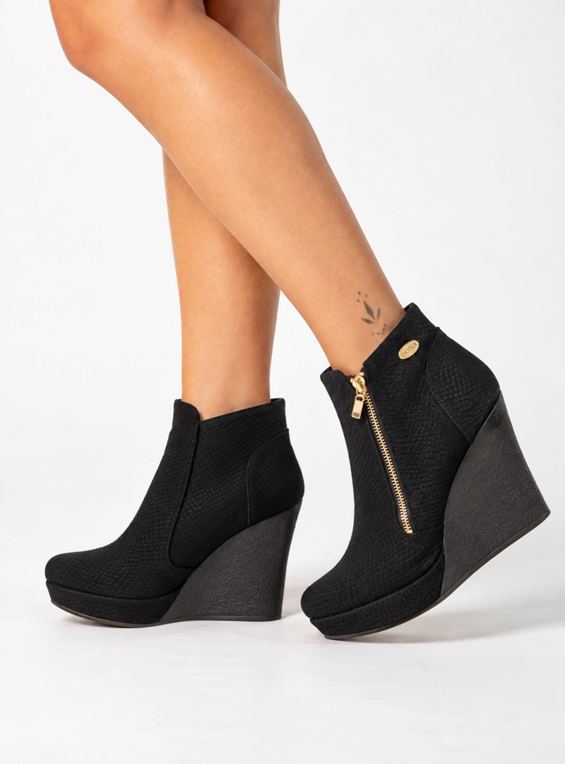 BOTIN YOLI TOPPER NEGRO EXOTICA - 1