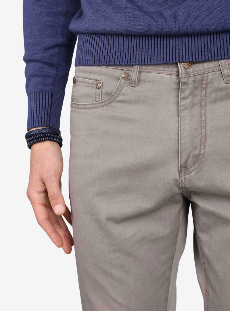 PANTALON HOMBRE ARROW 5 POCKET BASICO REGULAR FIT VERDE - 3