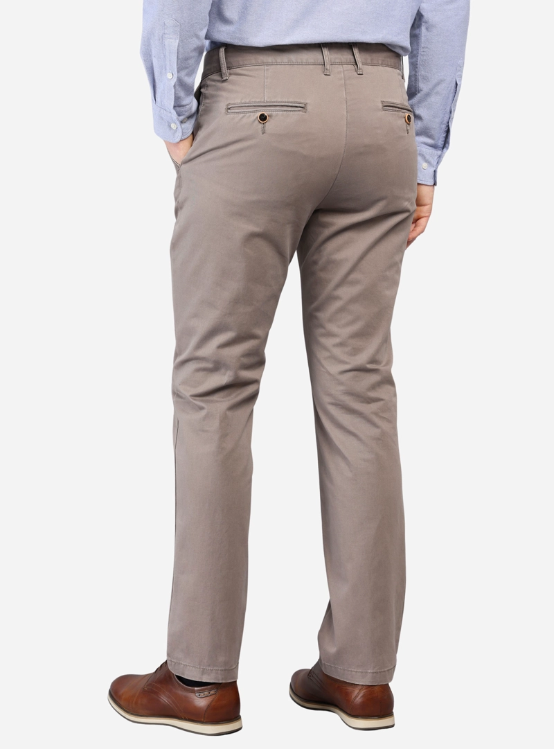 PANTALON CHINO HOMBRE ARROW BASICO REGULAR FIT MARRON - 2
