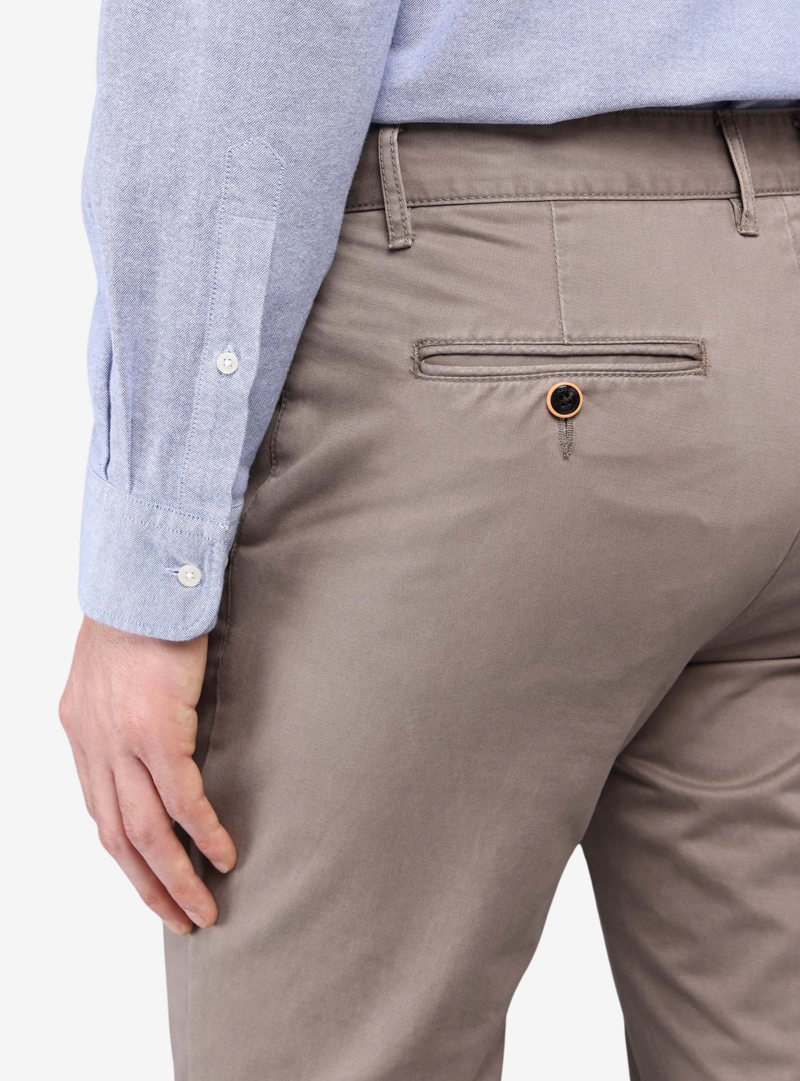 PANTALON CHINO HOMBRE ARROW BASICO REGULAR FIT MARRON - 5