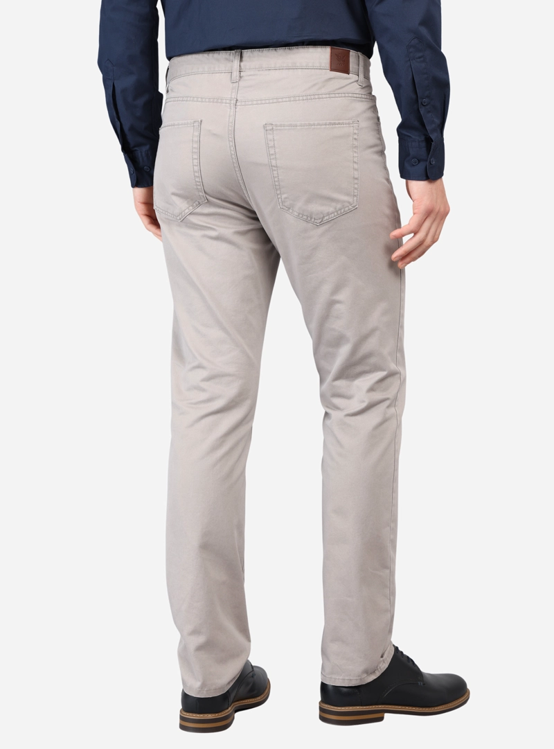 PANTALON HOMBRE ARROW 5 POCKET BASICO REGULAR FIT ALGODON GRIS - 2