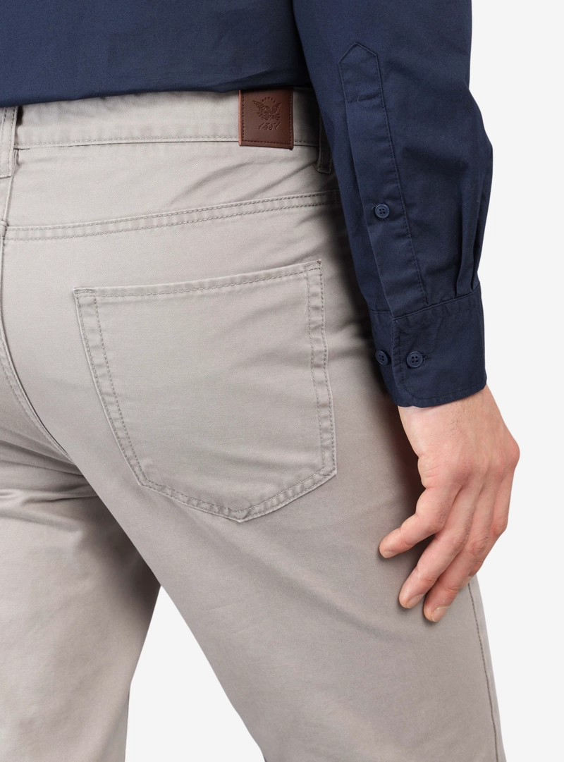 PANTALON HOMBRE ARROW 5 POCKET BASICO REGULAR FIT ALGODON GRIS - 5