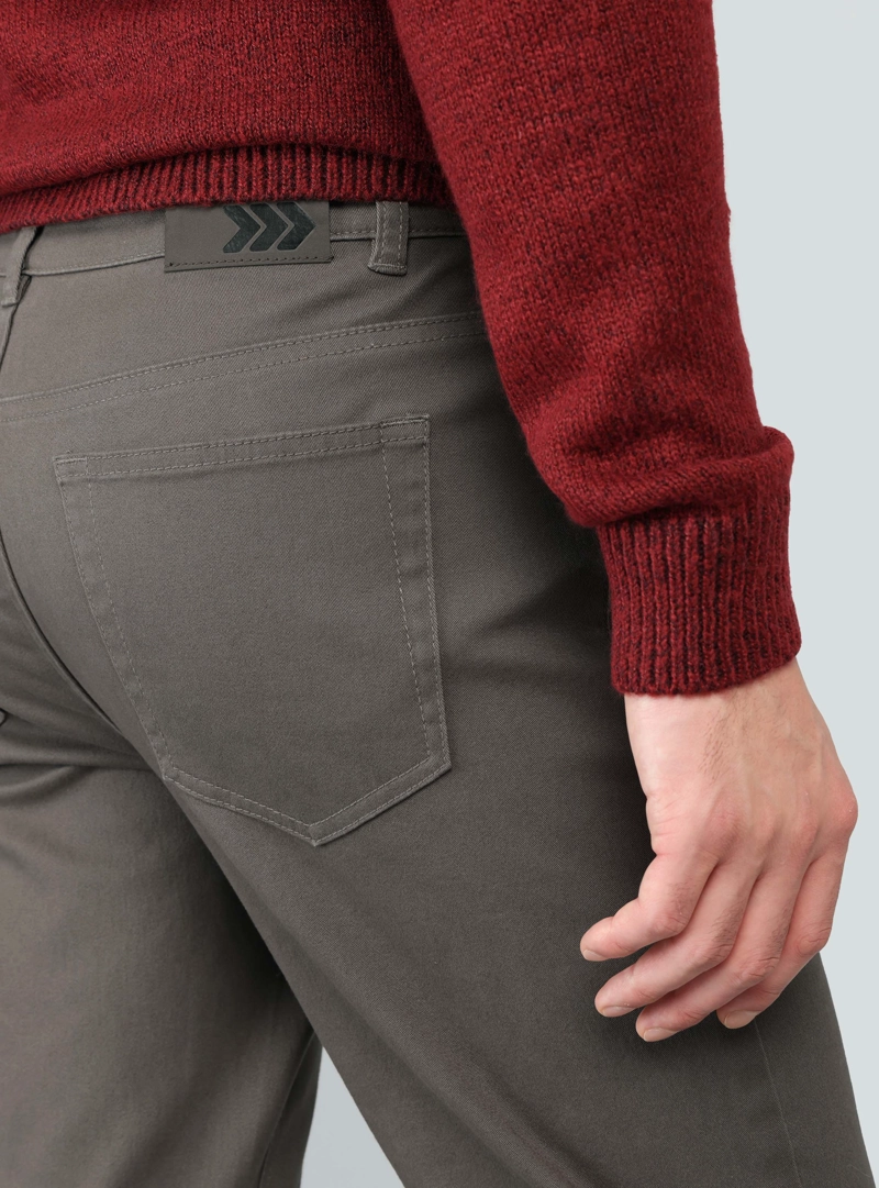 PANTALON 5 POCKET SPANDEX REGULAR FIT CAFE ARROW - 5