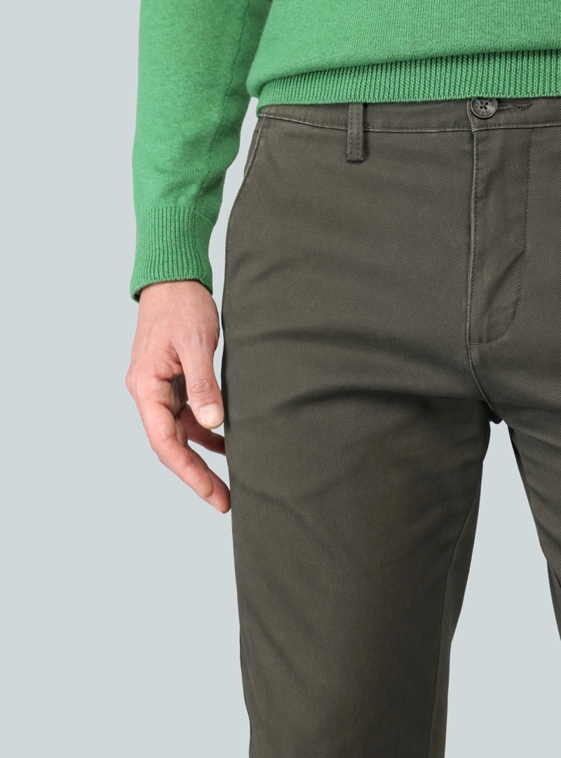 PANTALON LISO SPANDEX REGULAR FIT OLIVA ARROW - 3