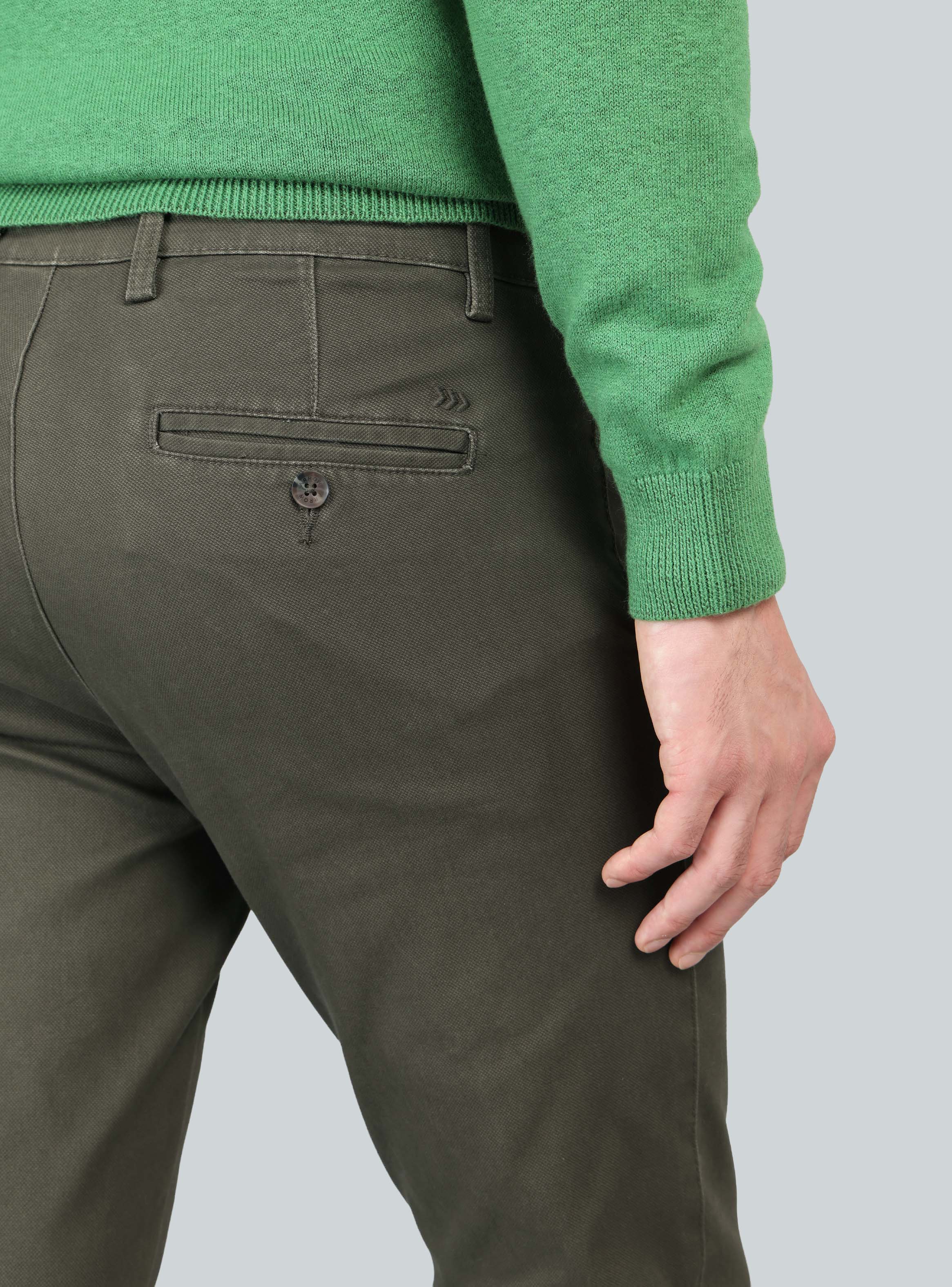 PANTALON LISO SPANDEX REGULAR FIT OLIVA ARROW - 5