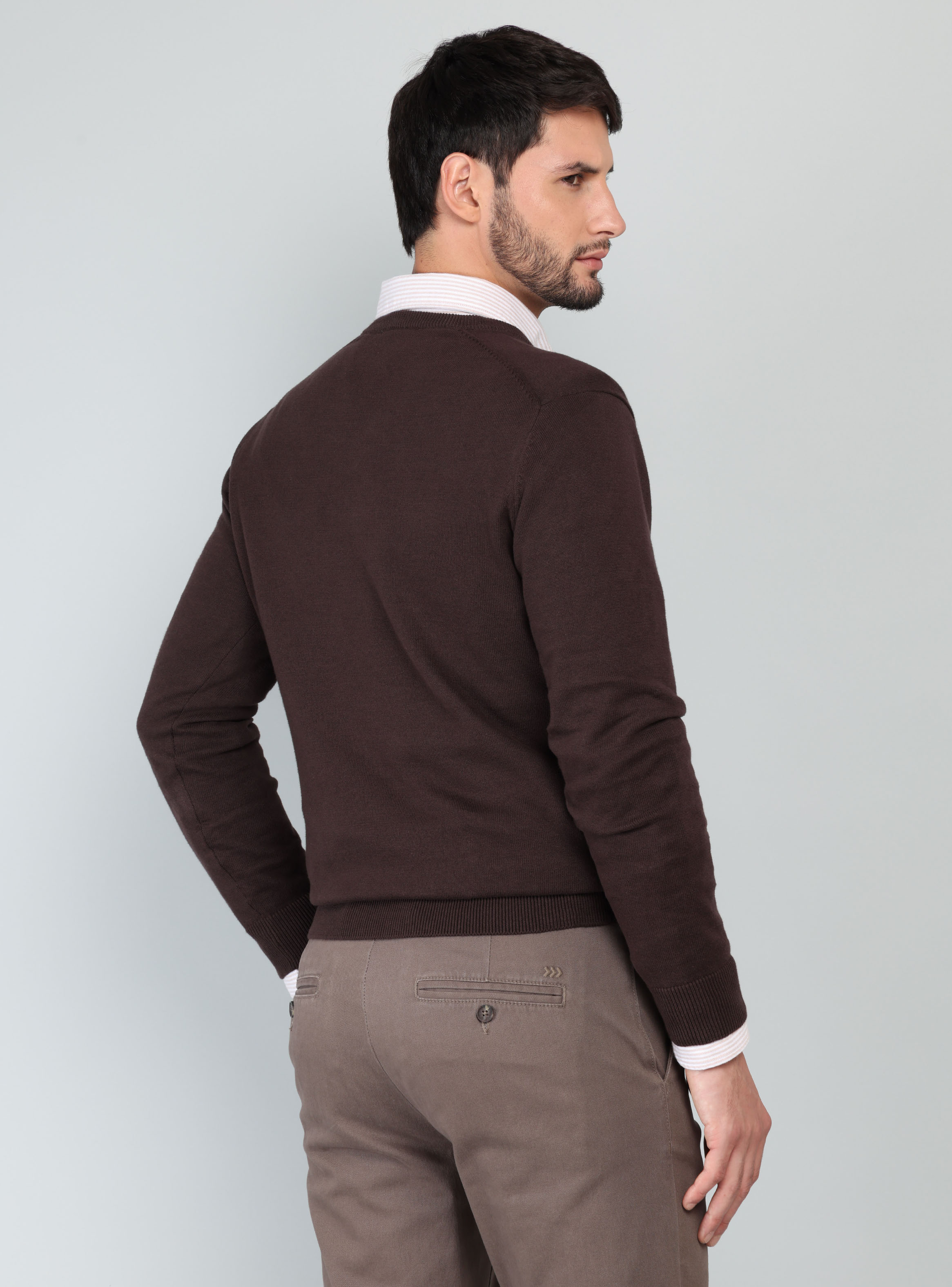 SWEATER CUELLO V REGULAR FIT CAFE  ARROW - 2