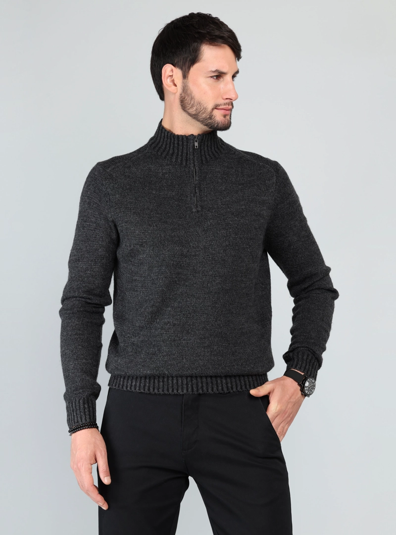 SWEATER CUELLO ALTO REGULAR FIT GRIS OSCURO ARROW - 1