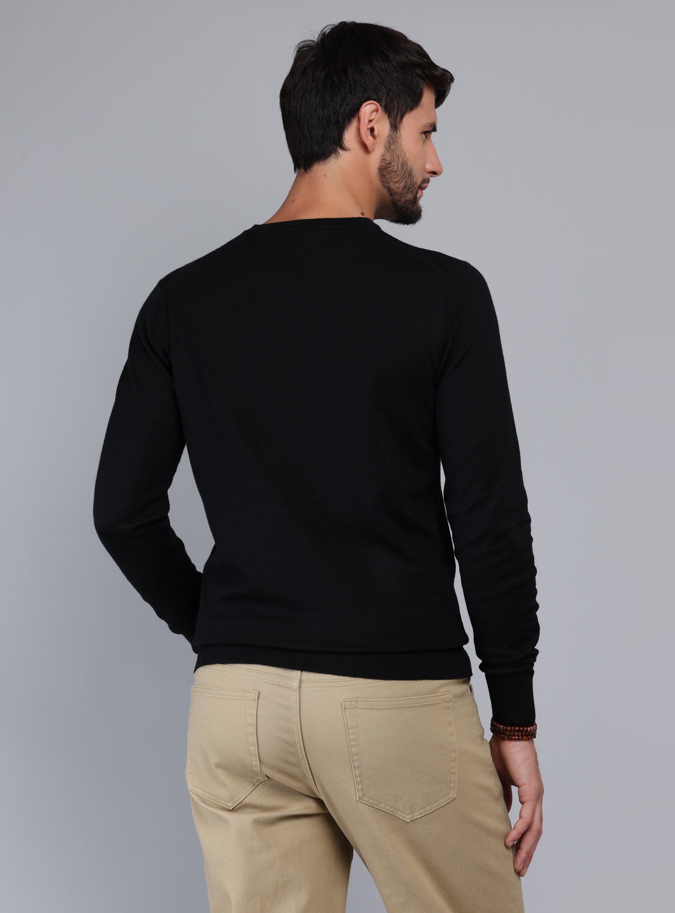 SWEATER CUELLO REDONDO REGULAR FIT NEGRO ARROW - 2