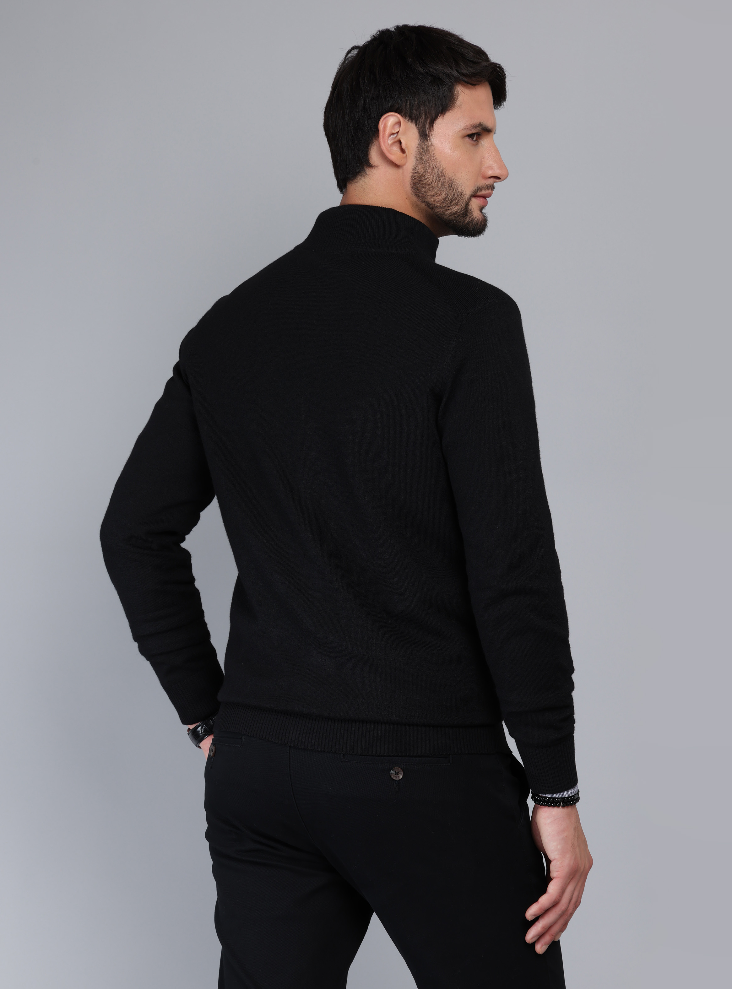 SWEATER CUELLO ALTO REGULAR FIT NEGRO ARROW - 2