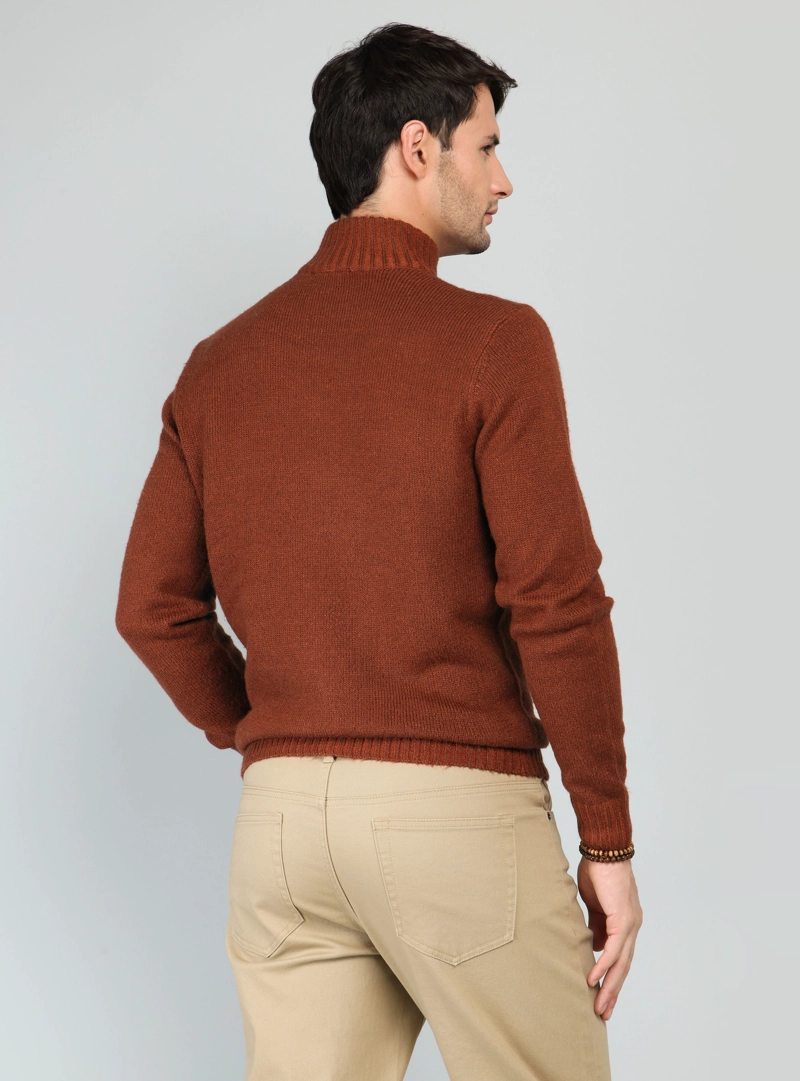 SWEATER CUELLO ALTO REGULAR FIT TERRACOTA ARROW - 2