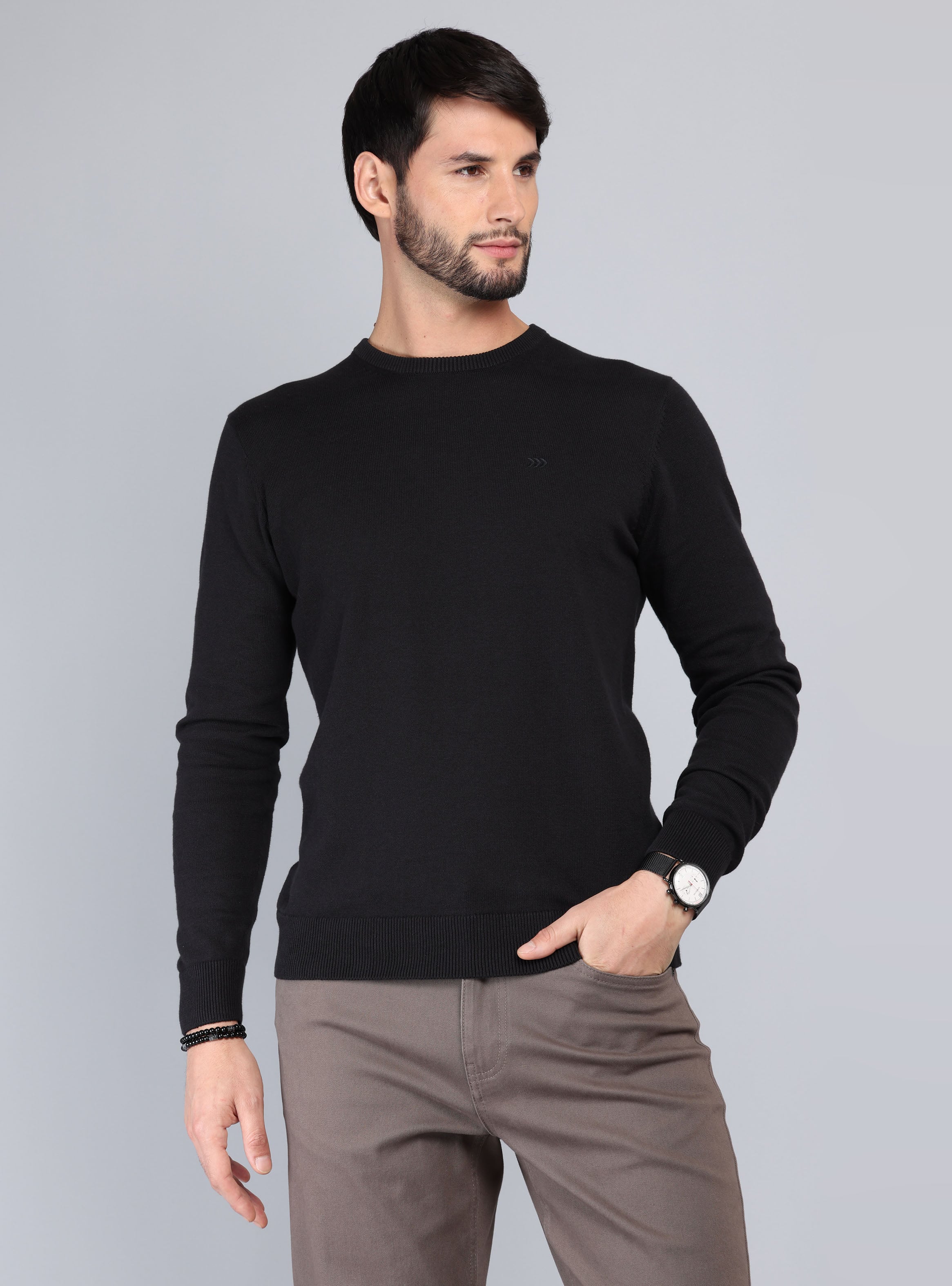SWEATER CUELLO REDONDO REGULAR FIT NEGRO ARROW - 1