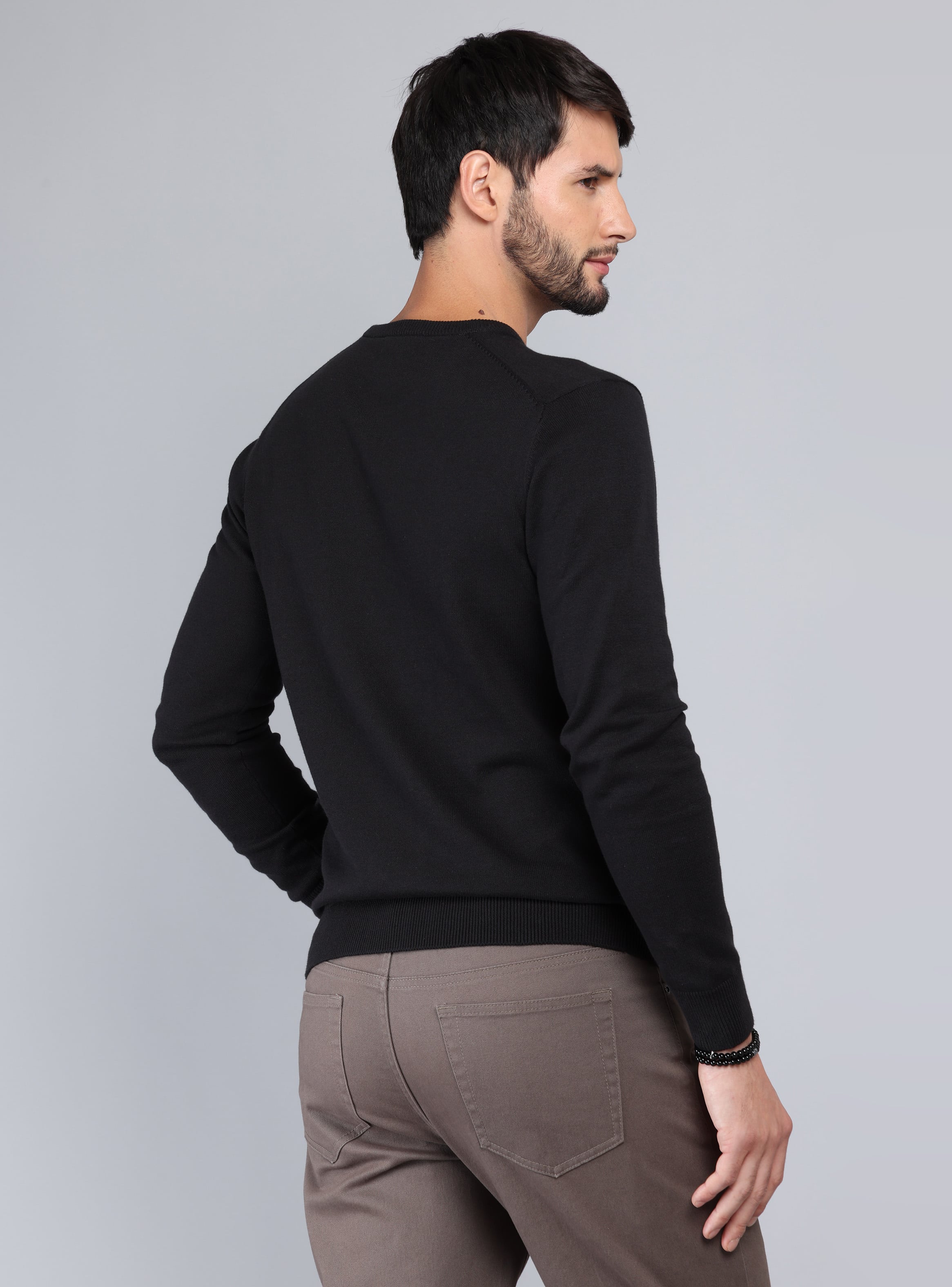 SWEATER CUELLO REDONDO REGULAR FIT NEGRO ARROW - 2
