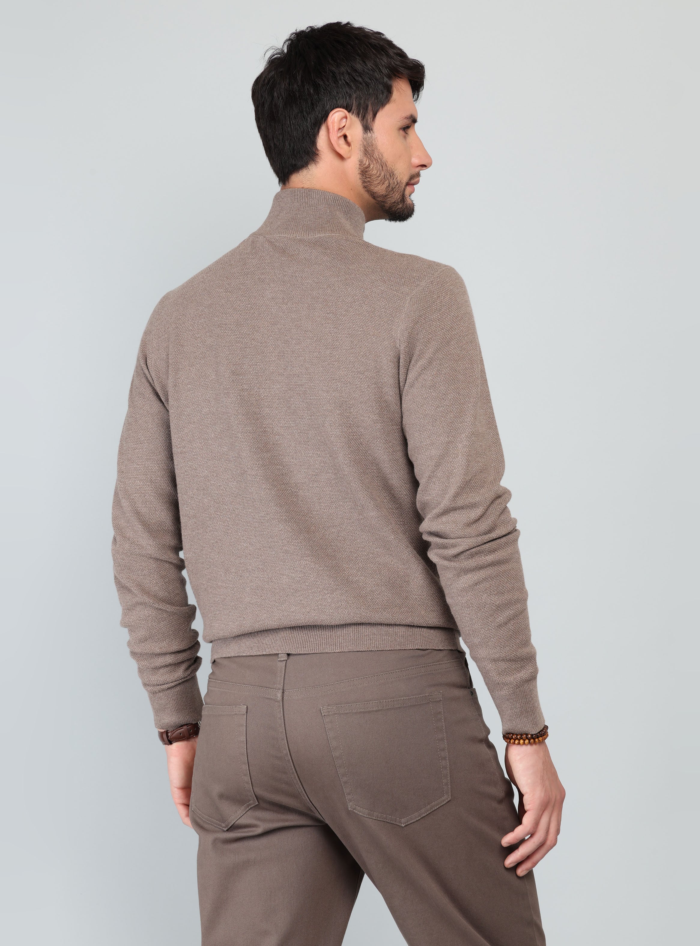 SWEATER CUELLO ALTO REGULAR FIT CAFE  ARROW - 2