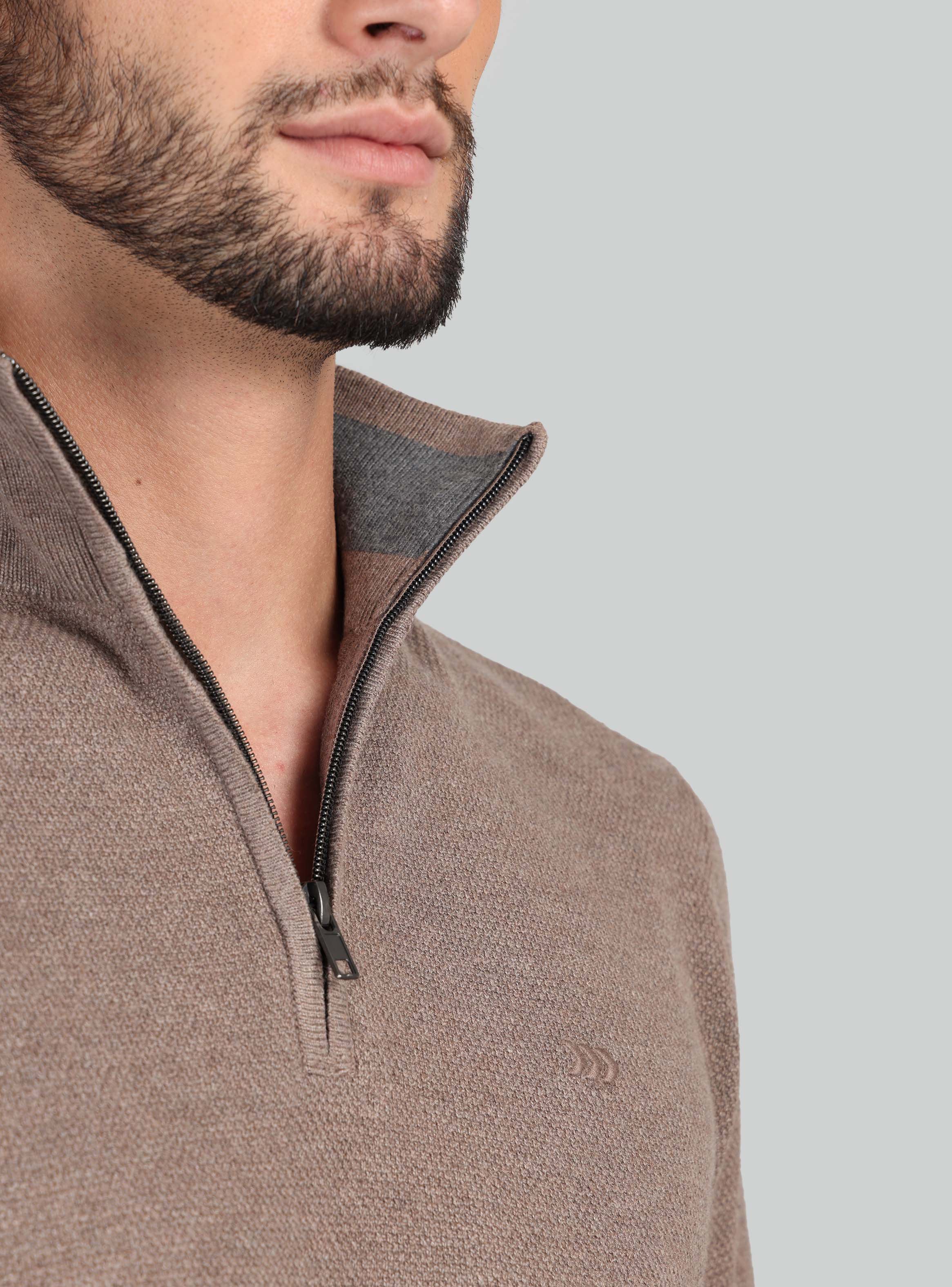 SWEATER CUELLO ALTO REGULAR FIT CAFE  ARROW - 3
