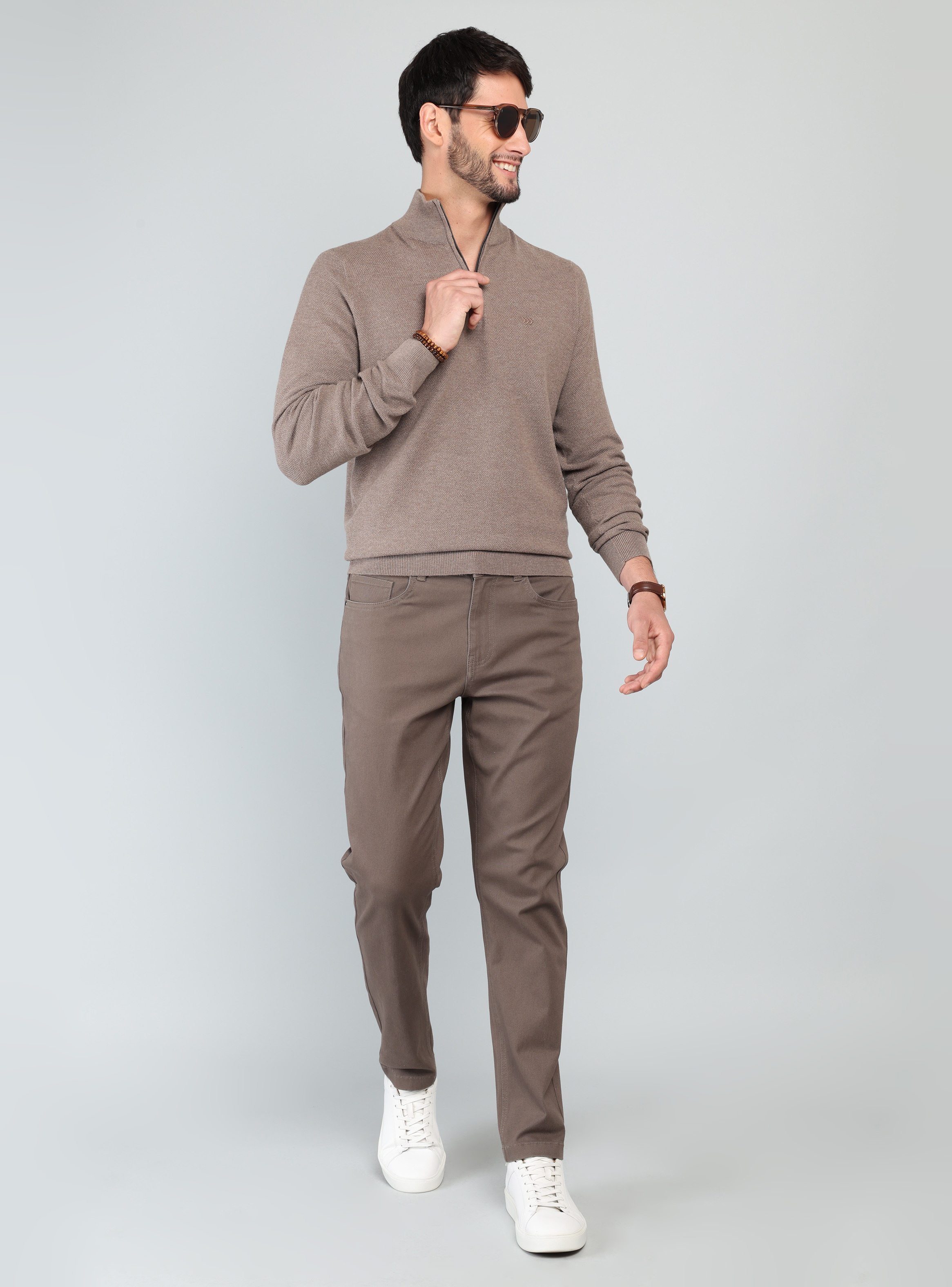 SWEATER CUELLO ALTO REGULAR FIT CAFE  ARROW - 4